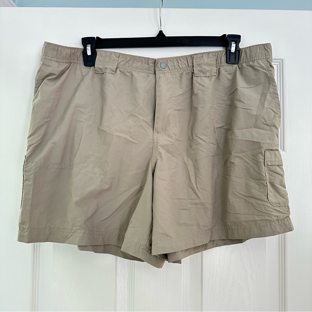 COPY - XXL Columbia taupe nylon hiking shorts